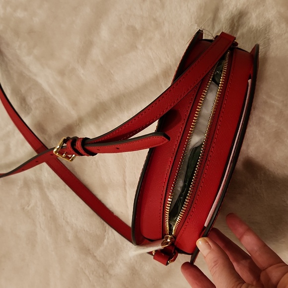 Michael Kors Jet Set Travel Crossbody in bright red - Picture 5 of 7